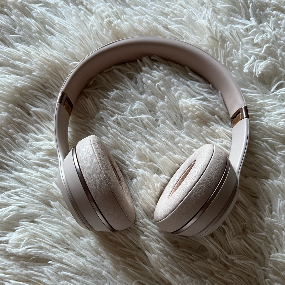 Beats Solo³ Bluetooth Wireless On-Ear Headphones. Pink with rose gold accents